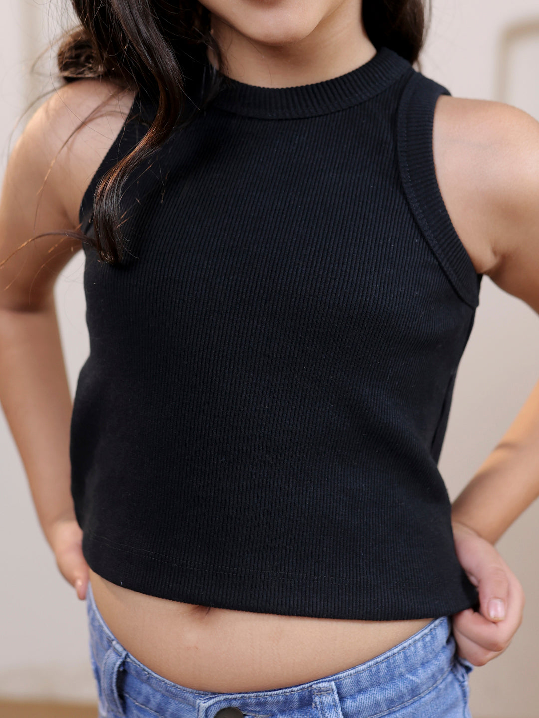 Ribbed sleeveless crop top with cotton denim cargo