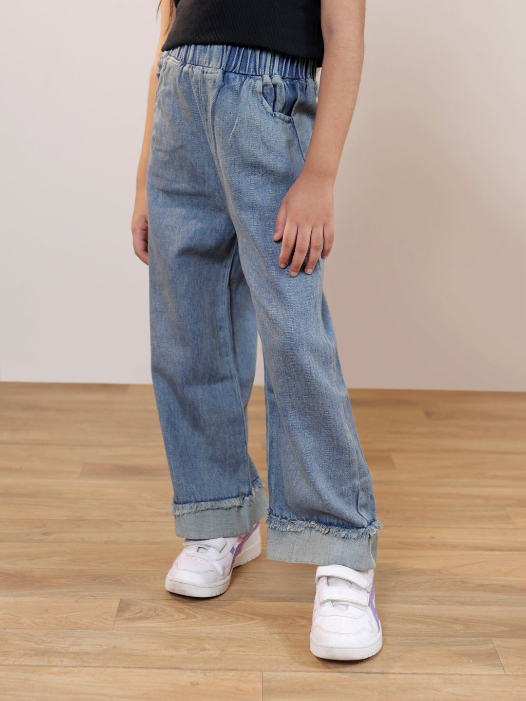 Ribbed sleeveless crop top with denim trouser set
