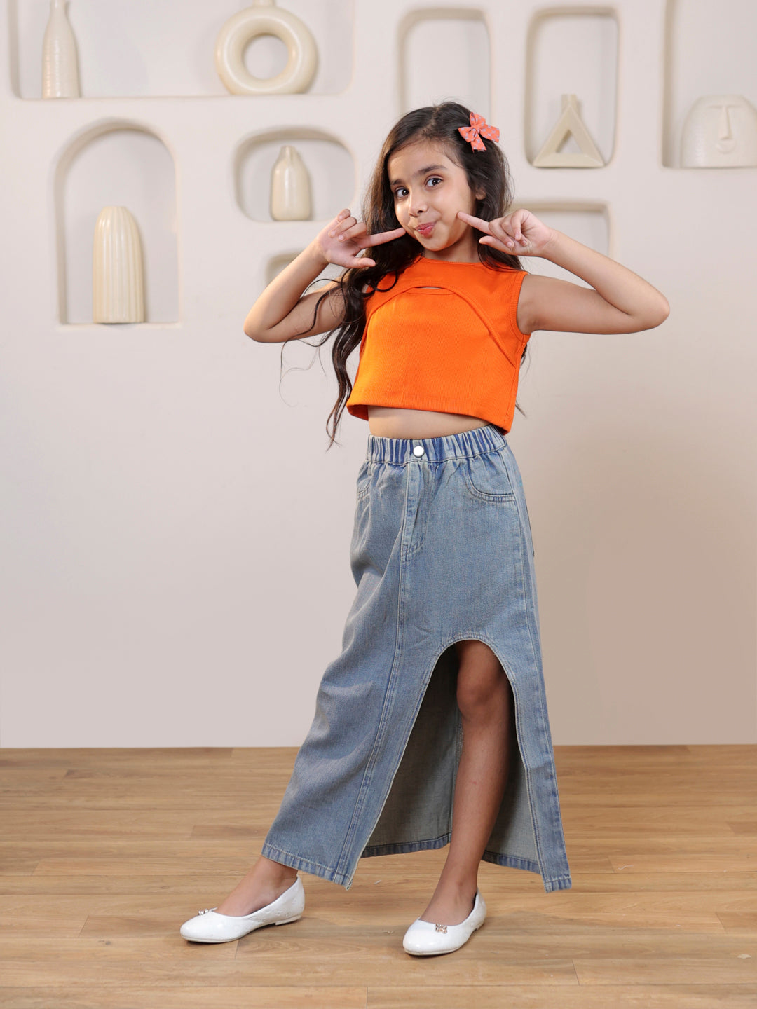 Self design cut out sleeveless crop top and solid front slit maxi denim skirt