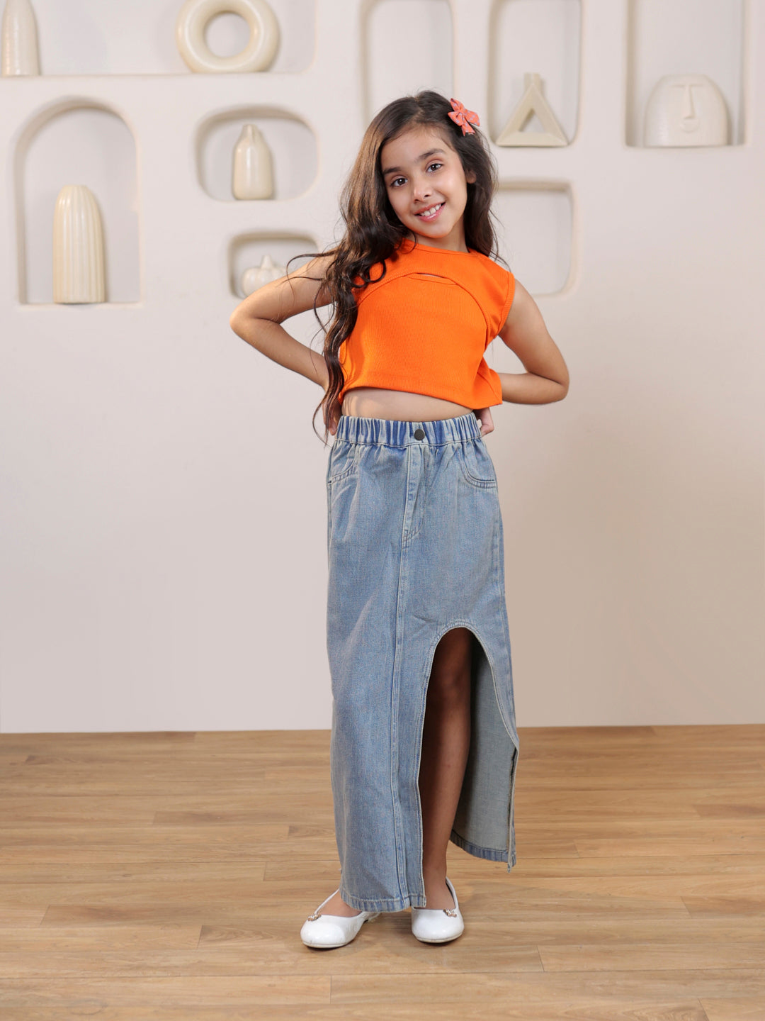 Self design cut out sleeveless crop top and solid front slit maxi denim skirt