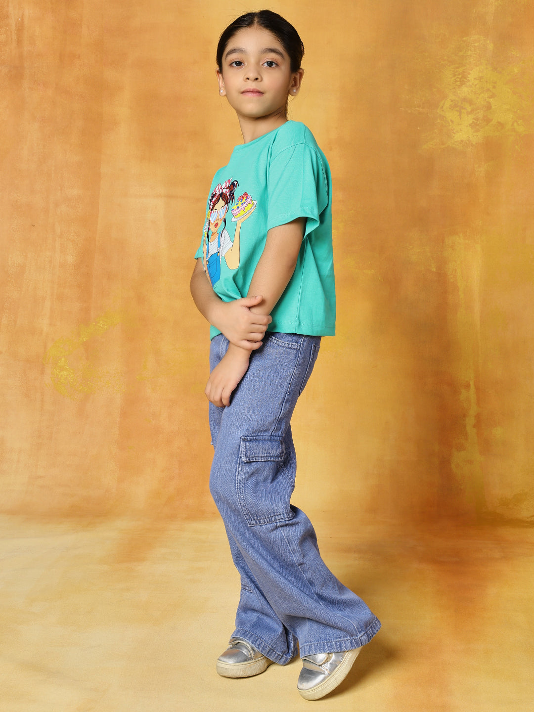 Pure cotton denim cargo with printed regular loose fit t-shirt