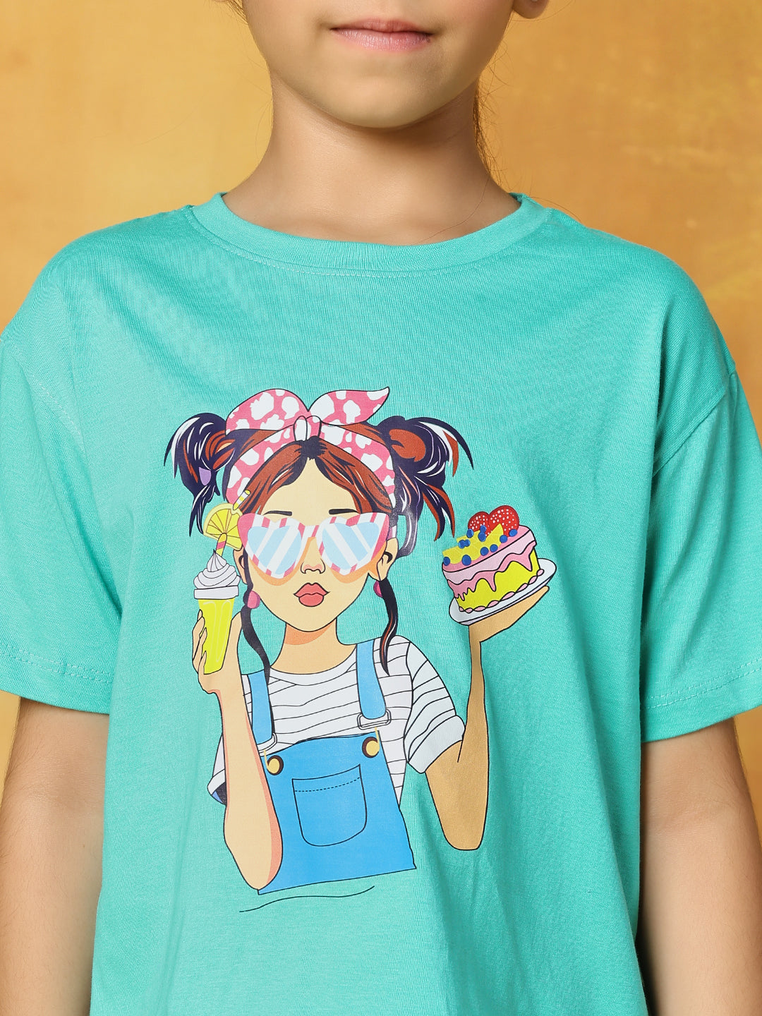 Pure cotton denim cargo with printed regular loose fit t-shirt